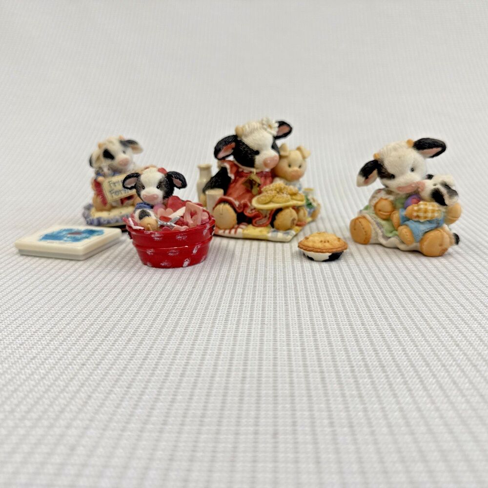 Set of Vintage 6 Mary's Moo Moos Figurines & Accessories - No Original Boxes